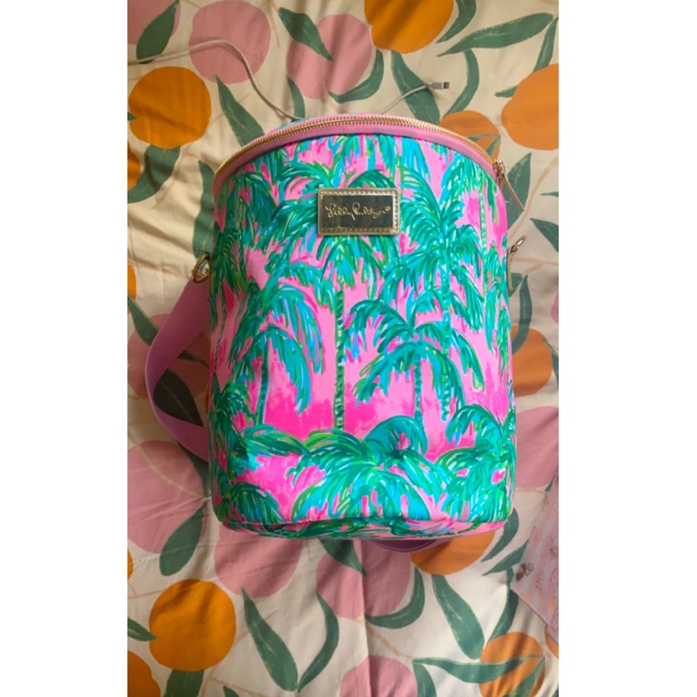 Lilly Pulitzer soft side cooler, hardly used! 10”d X 12”h